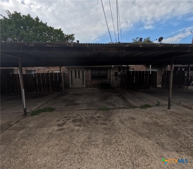 Building Photo - 207 Palmwood Dr