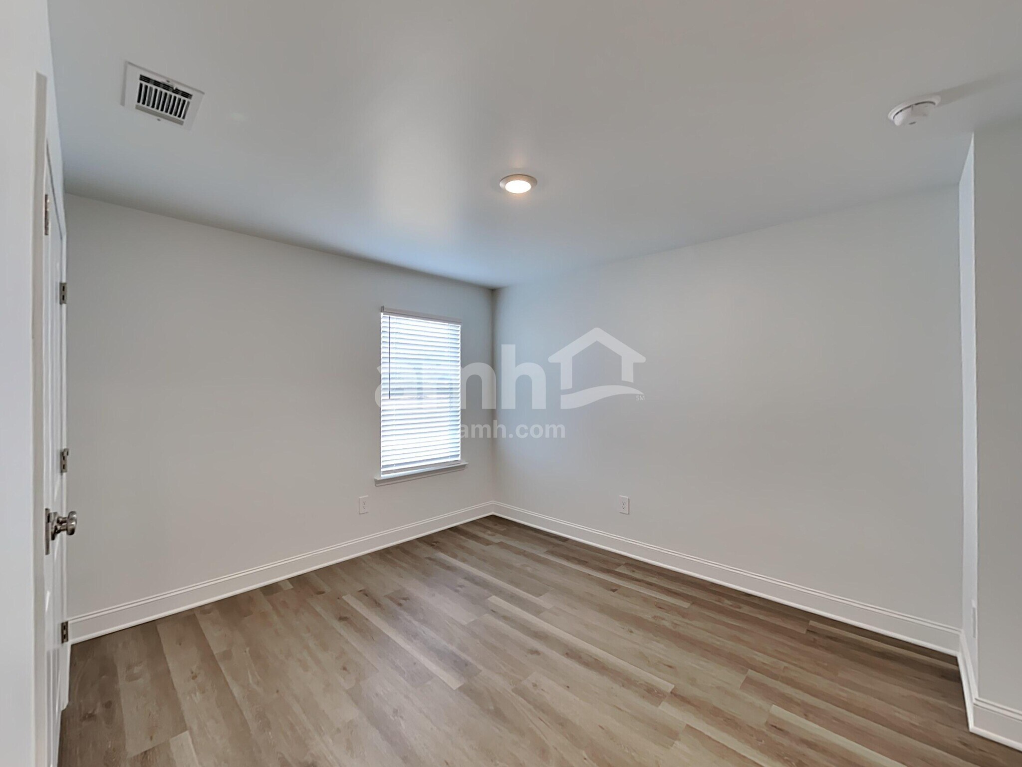 Building Photo - 104 Punderson Dr