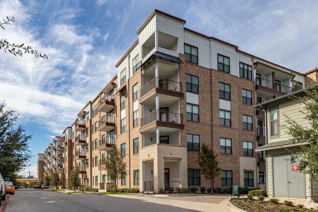 Additional View - Maple (Maple + Denton)