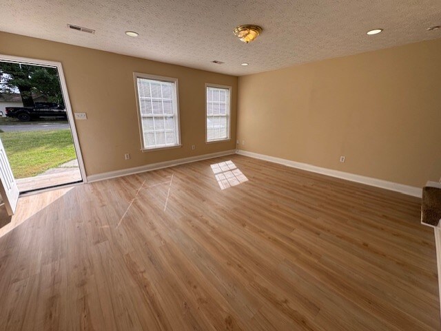 Building Photo - 6901 Ellesmere Dr NW