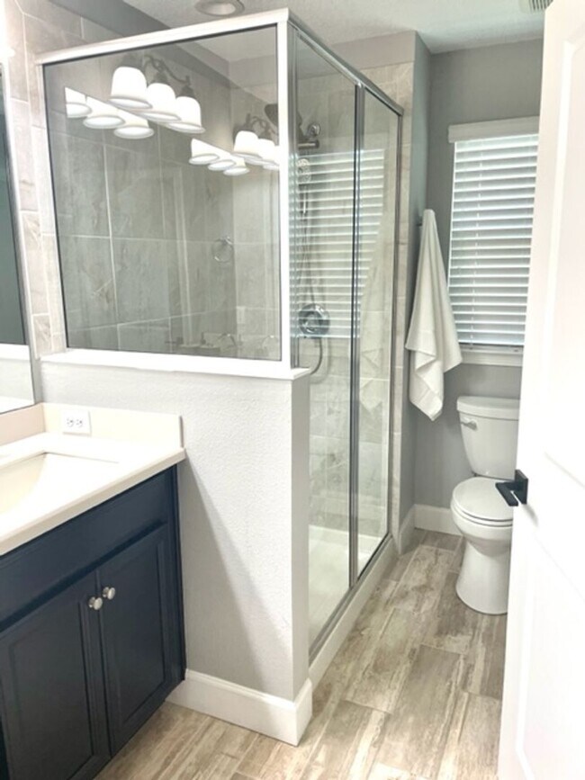 Building Photo - 3/2.5 ANNUAL/FURNISHED  TOWNHOUSE- GORGEOU...