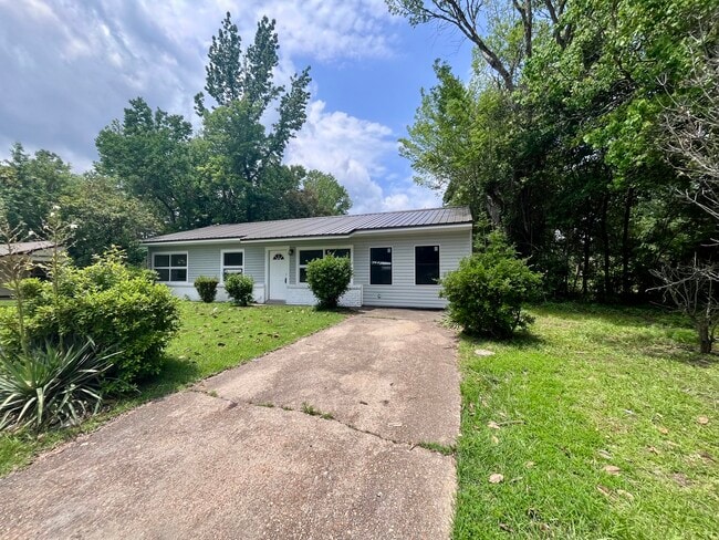 Primary Photo - 147 Beech St