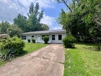 Building Photo - 147 Beech St