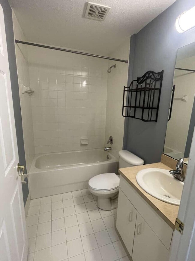 Building Photo - 2944 Hidden Hills Rd