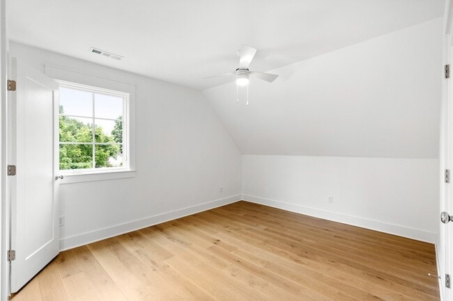 Building Photo - 508 Hobson Chapel Pl