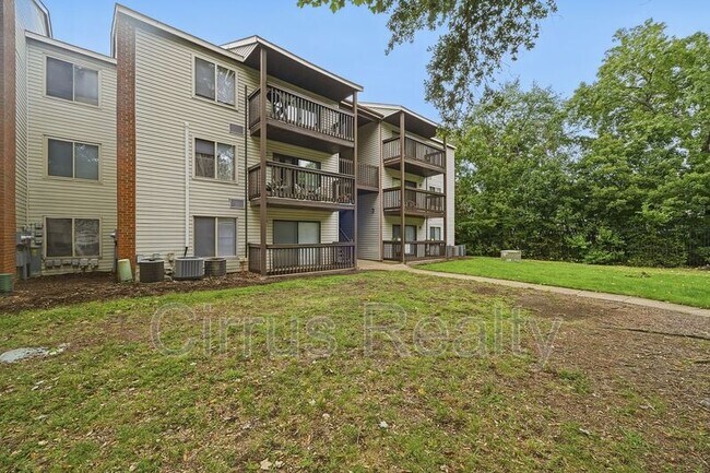 Building Photo - 124 Wells Ct
