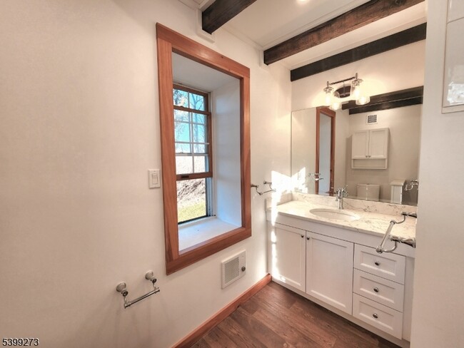 Building Photo - 340 NJ-94