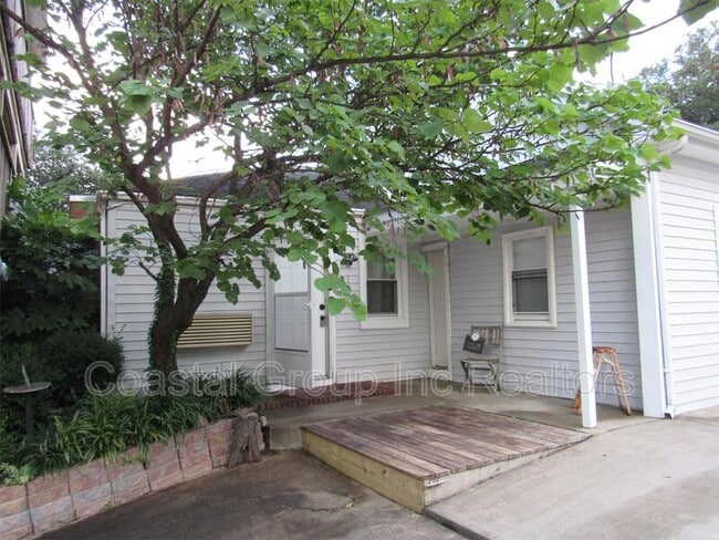 Primary Photo - 1537 E Ocean View Ave
