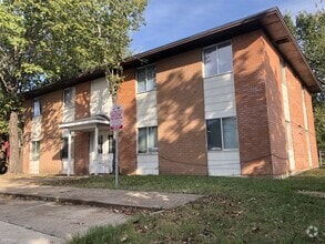 Building Photo - 2 br, 1 bath 4plex - 3526 Midwest Dr C