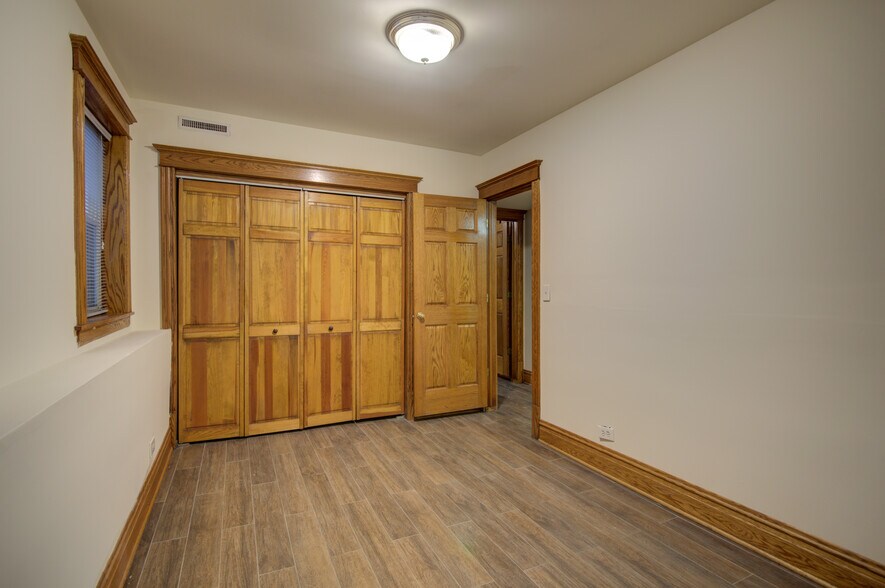 Building Photo - 1817 N Clybourn Ave