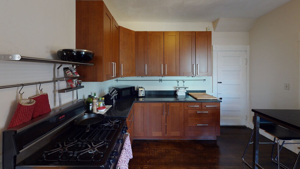 Building Photo - 5 Ashton Pl