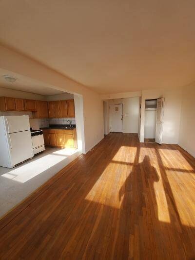 Building Photo - 94-20 59th Ave