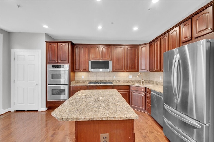 Building Photo - 7974 Vigne Ct