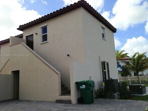 Building Photo - 9000 SW 169th Ct
