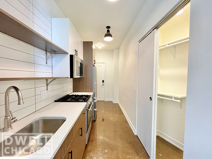 Building Photo - 1139 W Lawrence Ave