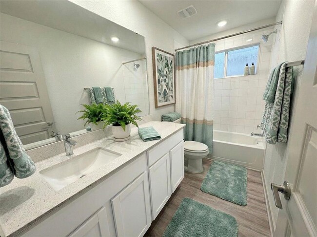 Building Photo - 257 Geminiflora Bend