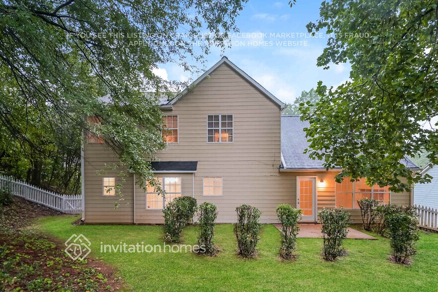 Building Photo - 4220 E Meadow Dr