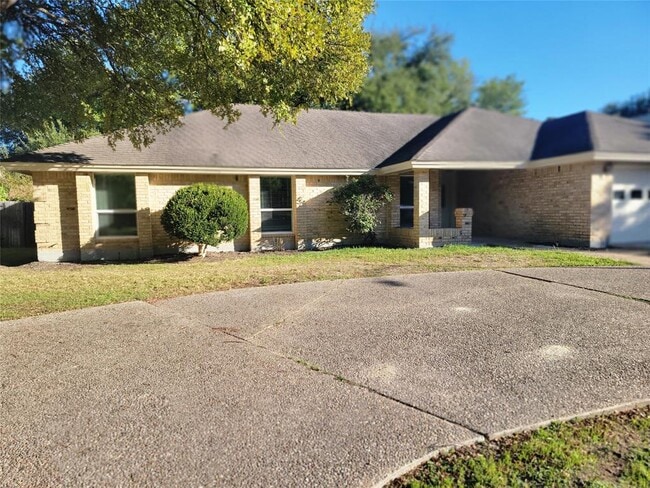 Primary Photo - 10403 Pinehurst Dr