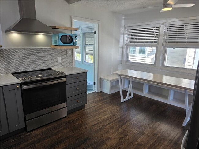 Building Photo - 775 20th Ave N