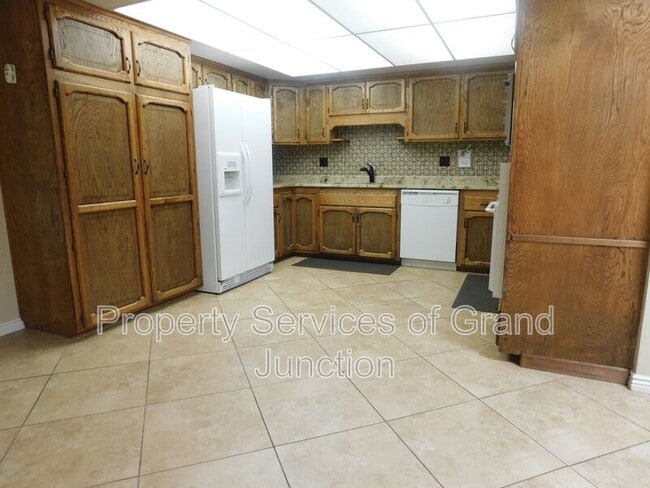 Building Photo - 2700 G Rd