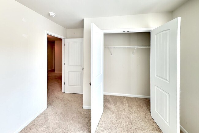 Building Photo - 1218 Oak Haven Dr