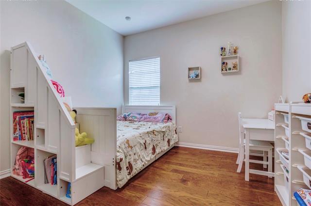 Building Photo - 9808 Capilano Dr