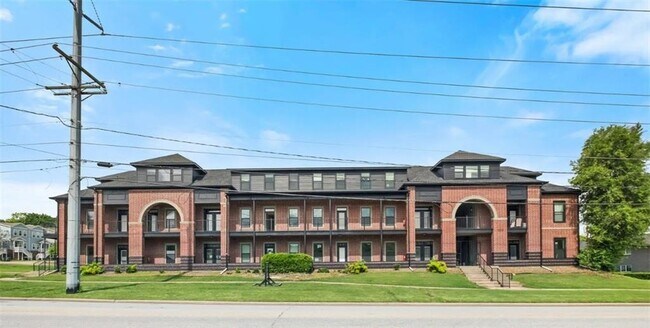 Primary Photo - 1115 N Leverett Ave