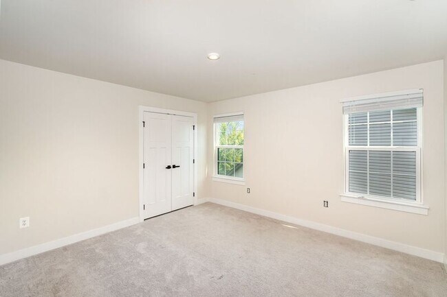 Building Photo - 1216 City View Ln