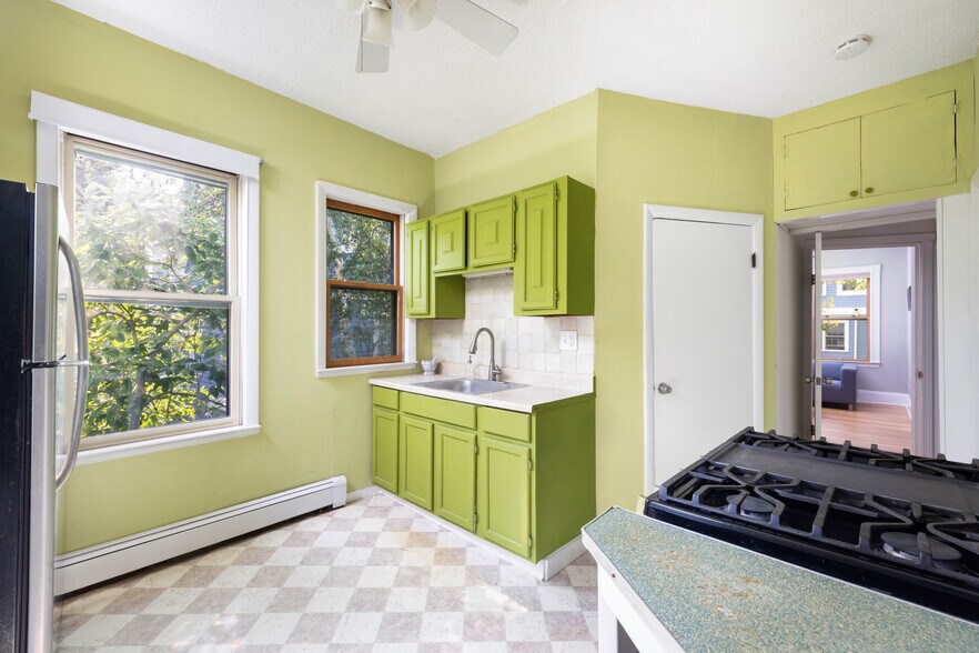 Kitchen - 410 Norfolk St