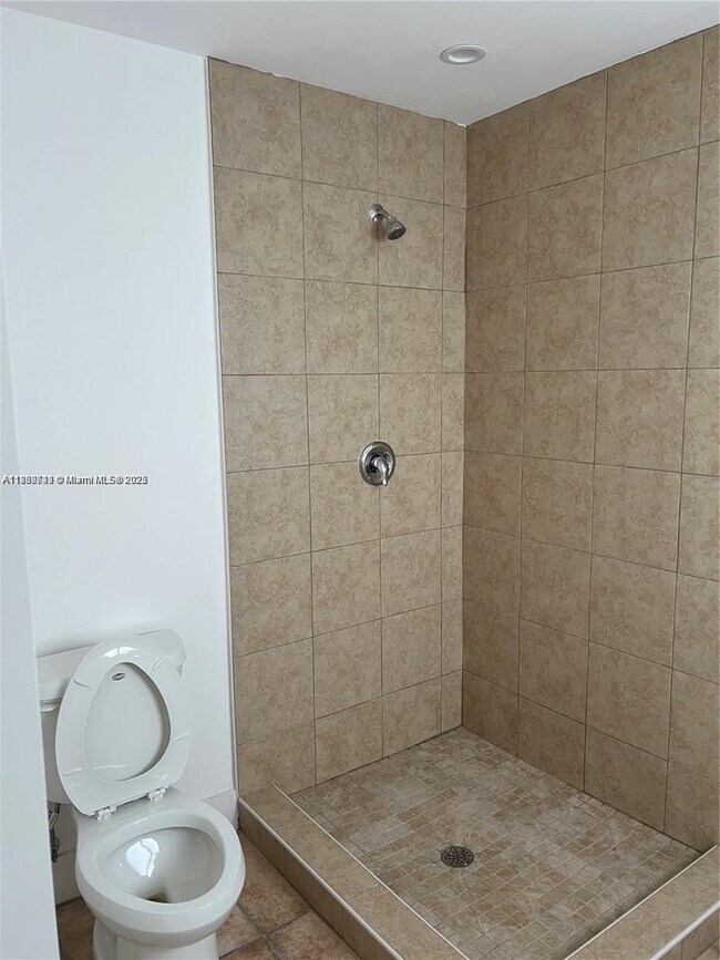 Building Photo - 3076 NW 45th St