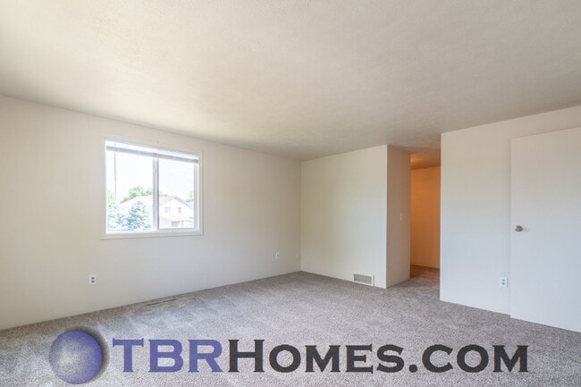 Building Photo - 9530 Pierce St