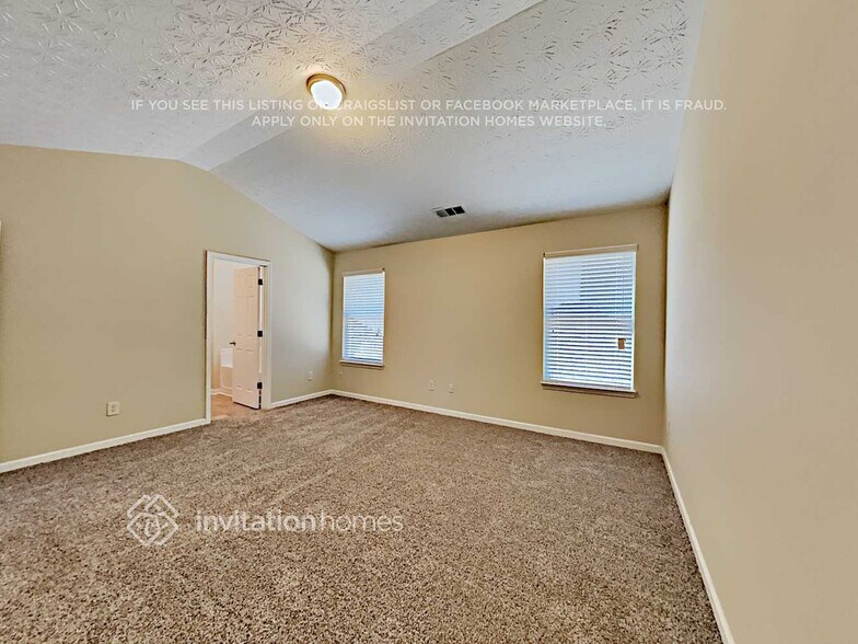 Building Photo - 9481 Lakeview Rd