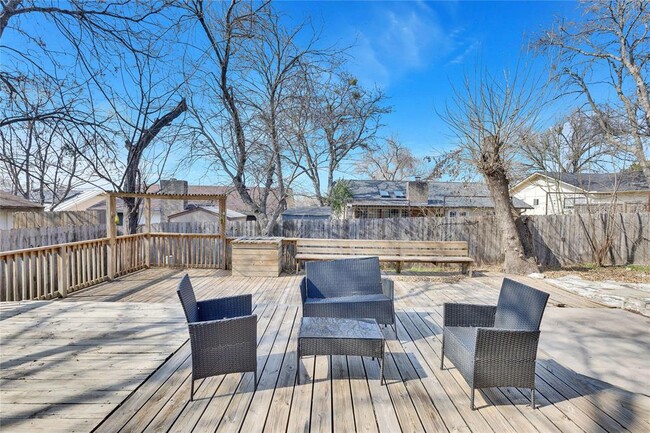 Building Photo - 1002 Bodark Ln