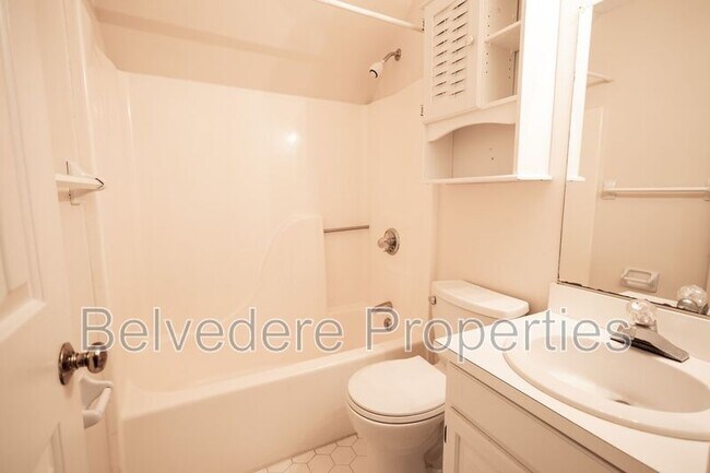 Building Photo - 8 Barret Place