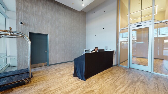 Building Photo - 701 S Wells St
