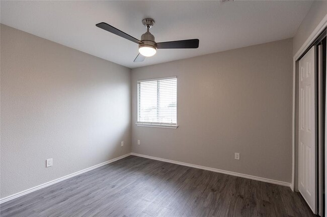 Building Photo - 1701 Golden Sunrise Ln