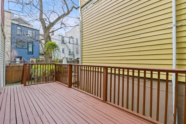 Building Photo - 15 Wayne St