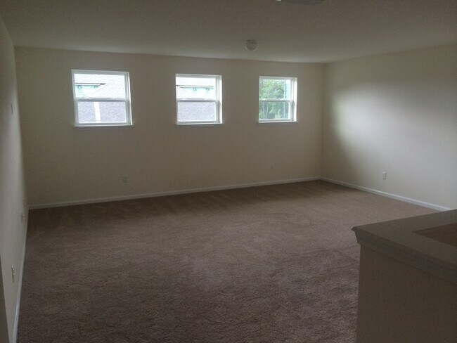 Building Photo - Spacious 5 Bedroom Home In Durbin Crossing