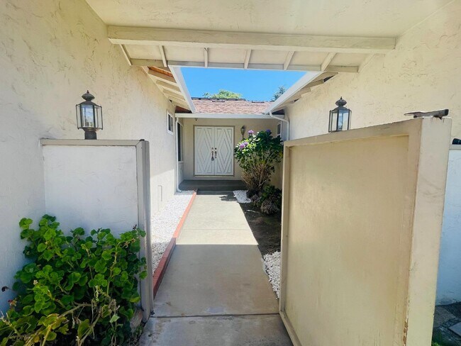 Building Photo - 1150 Stafford Dr