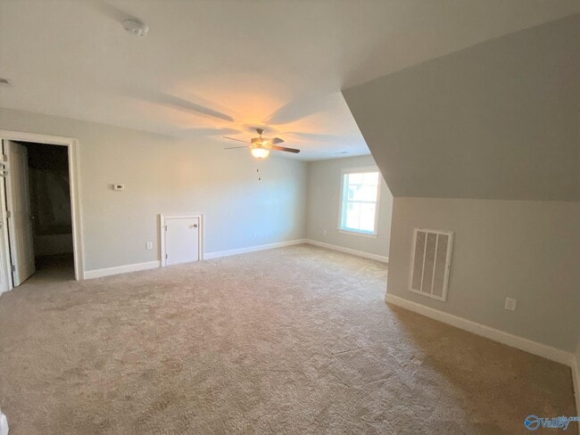 Building Photo - 104 Kinglet Wy