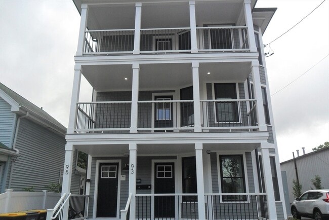 Primary Photo - 95 Grant St