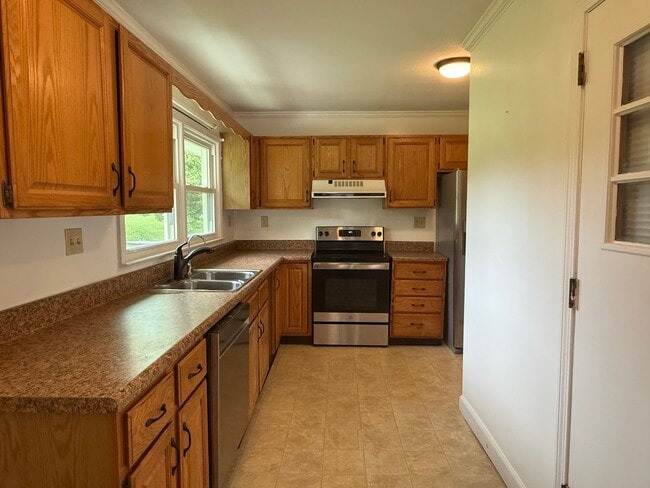 Building Photo - 3/2 bath home - Town Acres School District!