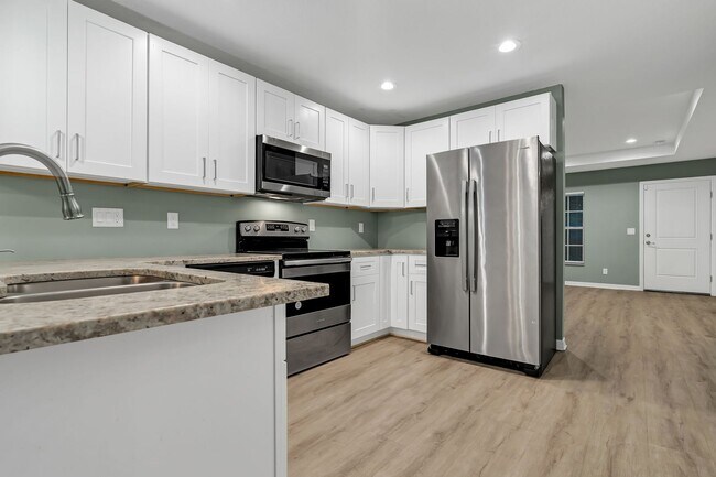 Building Photo - Charming Bungalow Across from Love Park – ...