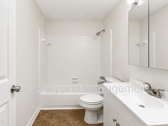 Building Photo - 201 Oakmont Ave