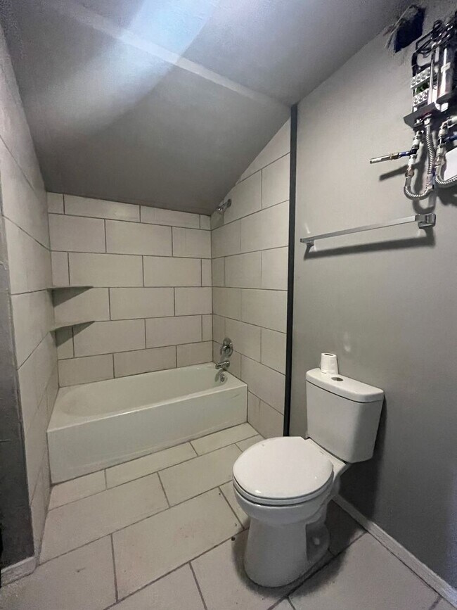 Building Photo - Cozy 1 Bed / 1 Bath Rear Home with Private Fenced Yard – Tulsa