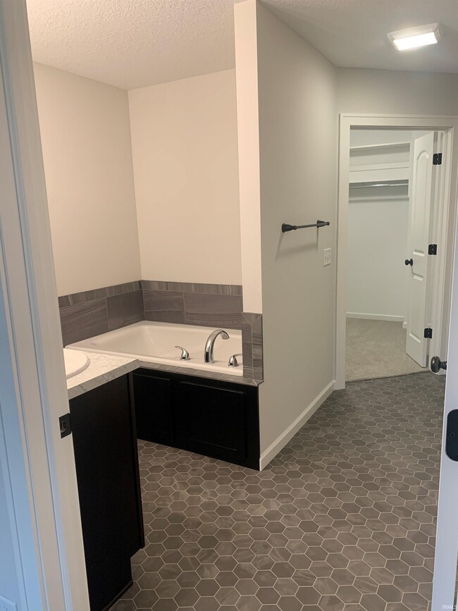 Building Photo - 5149 Pigeon Creek Ct