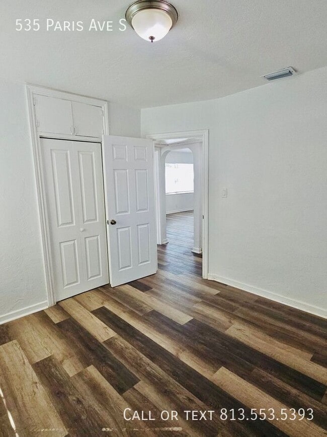 Building Photo - 535 Paris Ave S