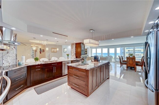 Building Photo - 4100 Galt Ocean Dr