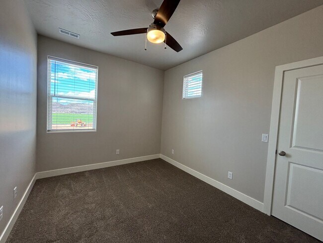 Building Photo - BRAND NEW TOWNHOME FOR RENT!