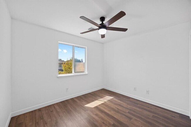 Building Photo - 1405 Ty Cobb Pl
